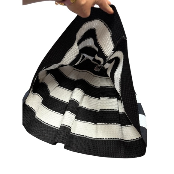 Flared Scuba Pleated Y2K Mod Retro Playful Edgy Striped Textured Skirt - Picture 4 of 10